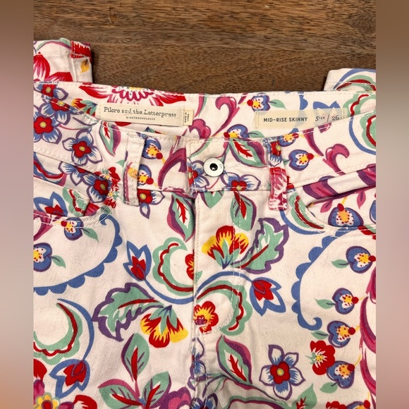 Pelcro Mid Rise Skinny Denim Size 26 Floral - Picture 4 of 7